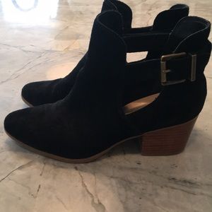 Sole Society 7.5 black suede booties